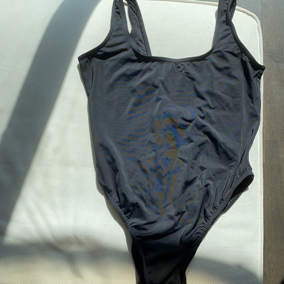 Unika Elaina one piece - Picture 3 of 5